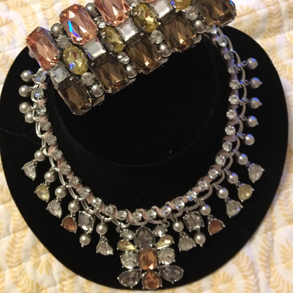 Loft necklace and matching bracelet